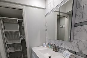 Sea Club #25 - Dolphin's Watch