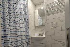 Sea Club #25 - Dolphin's Watch