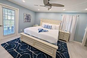 Sea Club #25 - Dolphin's Watch