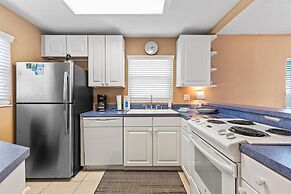 Sea Coast Gardens II 301