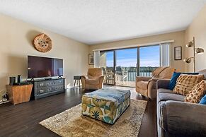 Sea Club #102 - Another Day in Paradise