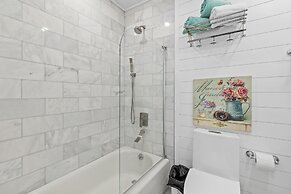 Colony Beach Club 250