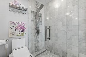 Colony Beach Club 250