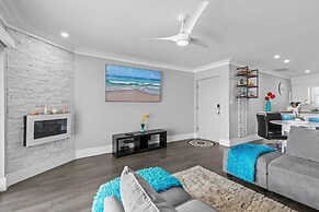 Colony Beach Club 250