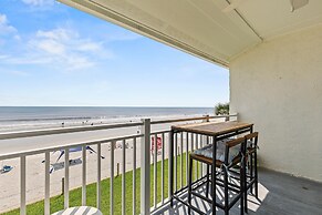 Colony Beach Club 250