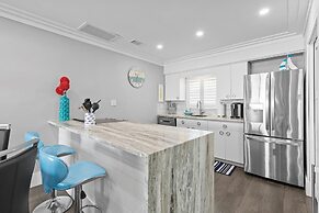 Colony Beach Club 250