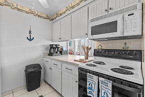 Colony Beach Club 209