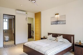 Golf View Home by Stayjadelawnprojector