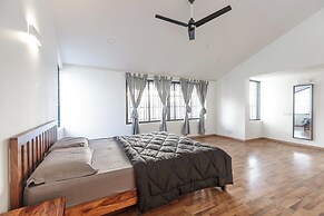 Azura Villa by Stayjadegardenhome Theatreluxury