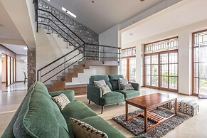 Azura Villa by Stayjadegardenhome Theatreluxury