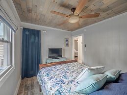 Barefoot Bungalow Kure