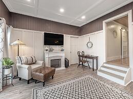 Barefoot Bungalow Kure