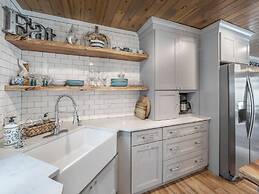 Barefoot Bungalow Kure