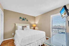 Edgewater Tower 1-608