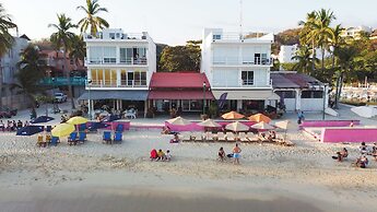 La Playa Suites