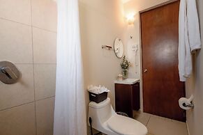 La Playa Suites