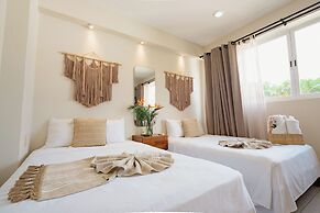 La Playa Suites