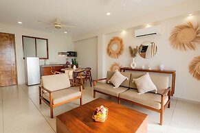 La Playa Suites