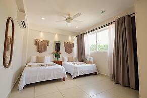 La Playa Suites