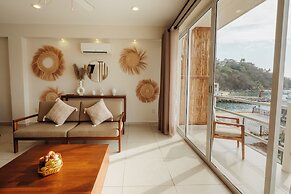 La Playa Suites