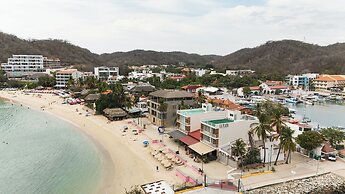 La Playa Suites