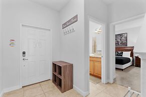 4BR Townhome With Pool at Storey Lake