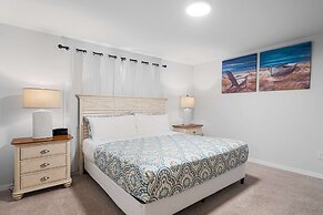 4BR Townhome With Pool at Storey Lake