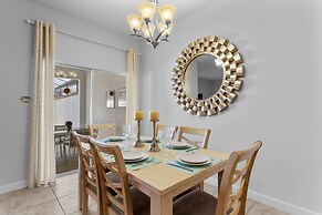 4BR Townhome With Pool at Storey Lake