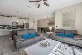 Relax Near Disney 4BR Home With Pool