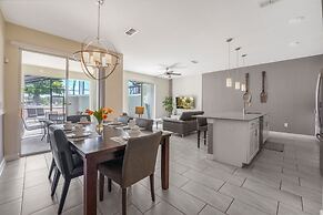 Relax Near Disney 4BR Home With Pool
