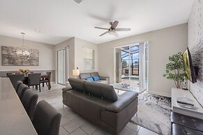 Relax Near Disney 4BR Home With Pool