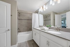 Relax Near Disney 4BR Home With Pool