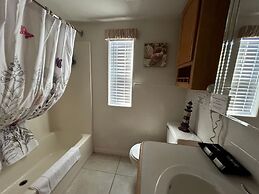 Oceanview Cabin 18 With Private Jacuzzi