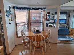 Luxurious Oceanfront Cabin 7 Getaway w Hot Tub