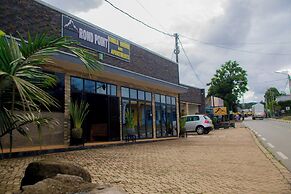 Rond Point Gorilla Boutique - Kinigi