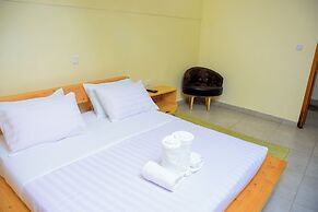 Rond Point Gorilla Boutique - Kinigi