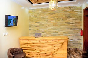 Rond Point Gorilla Boutique - Kinigi