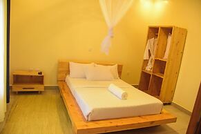 Rond Point Gorilla Boutique - Kinigi