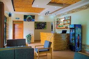 Rond Point Gorilla Boutique - Kinigi