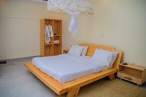 Rond Point Gorilla Boutique - Kinigi