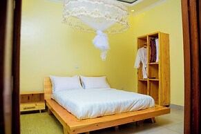 Rond Point Gorilla Boutique - Kinigi