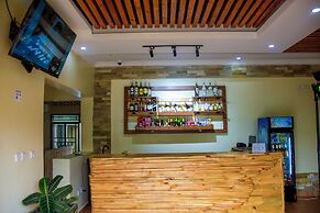Rond Point Gorilla Boutique - Kinigi