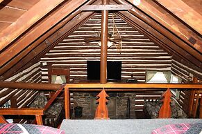 Hominy Ridge Cabins and Gift Shop