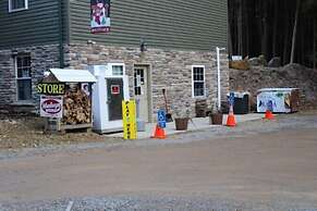 Hominy Ridge Cabins and Gift Shop