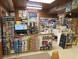 Hominy Ridge Cabins and Gift Shop