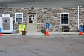 Hominy Ridge Cabins and Gift Shop