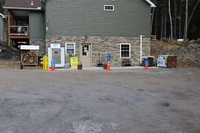 Hominy Ridge Cabins and Gift Shop