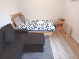 1 Double 1 Sofa Beds Garden Chalet B