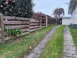 1 Double 1 Sofa Beds Garden Chalet B