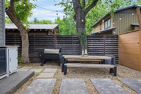 Private Pool, Firepit, Patio Steps to East Austin Dining, Music, Art, 